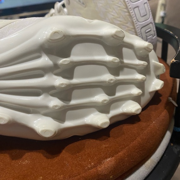 EUC Under Armour Football Cleats Men's Size 10 Highlight White Hightop - Picture 8 of 11